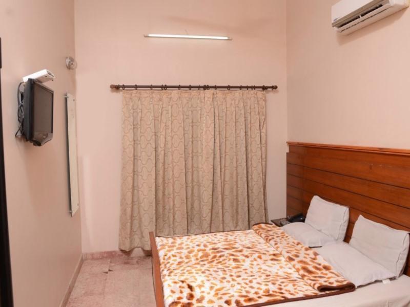 Capital O 10953 Dayal Lodge - A Boutique Hotel Agra  Εξωτερικό φωτογραφία