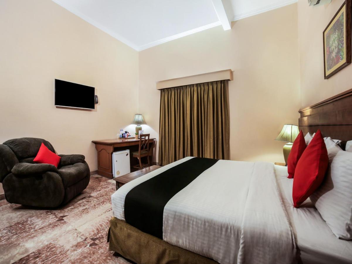 Capital O 10953 Dayal Lodge - A Boutique Hotel Agra  Εξωτερικό φωτογραφία