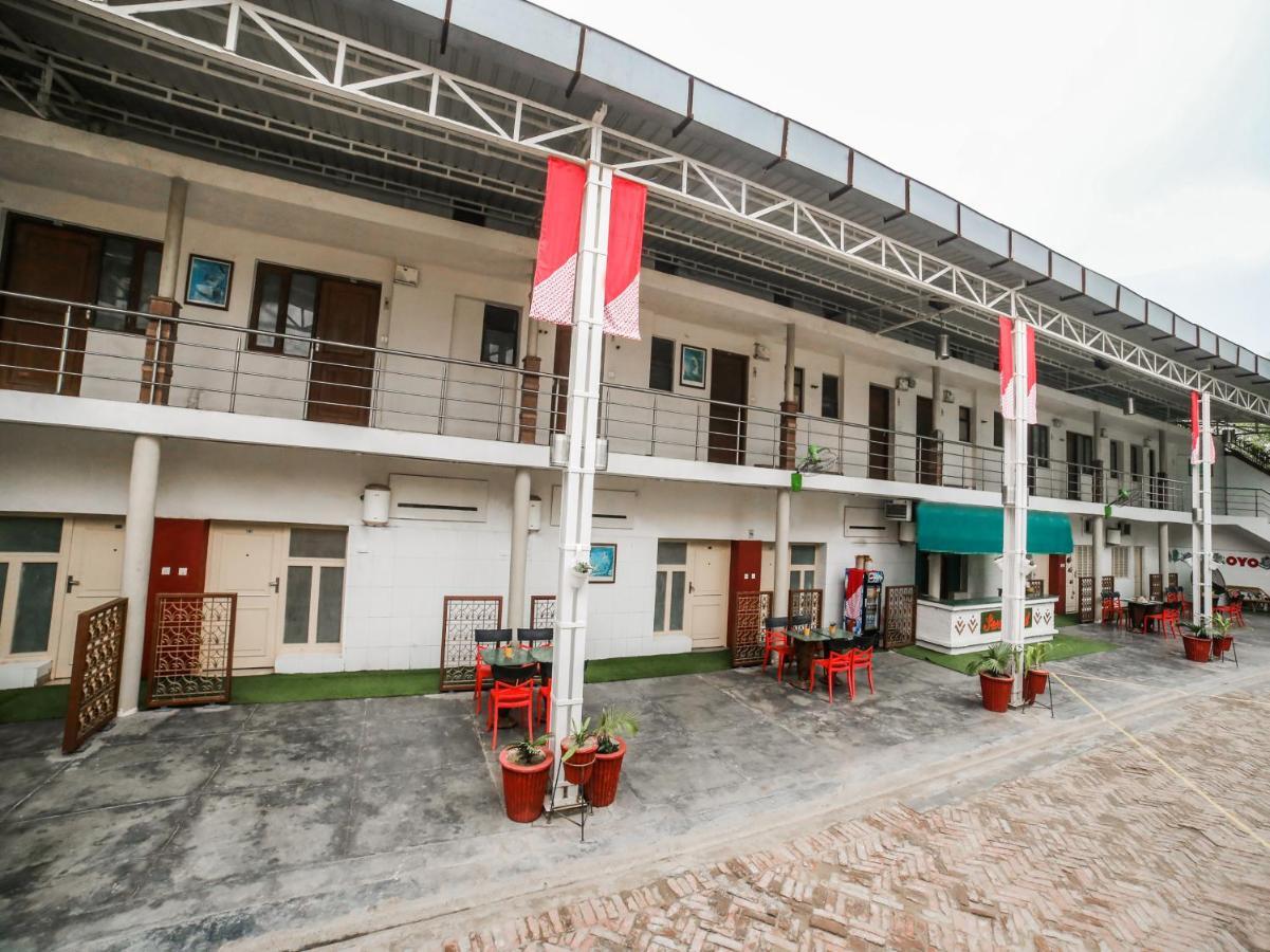 Capital O 10953 Dayal Lodge - A Boutique Hotel Agra  Εξωτερικό φωτογραφία